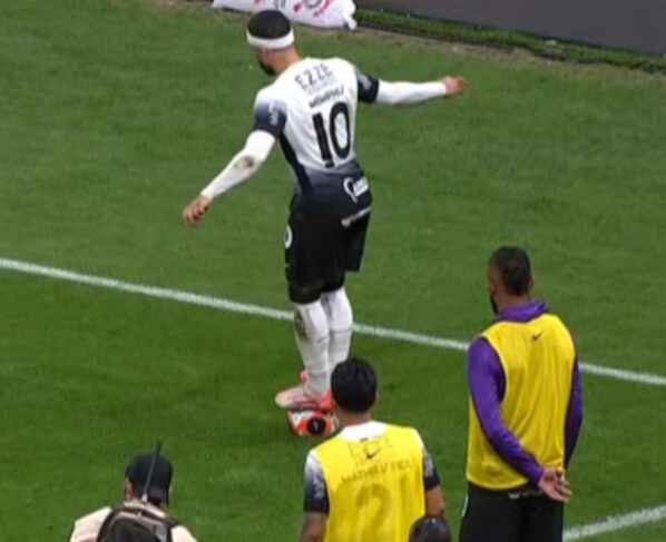 Imagem colorida de Depay - Metrópoles