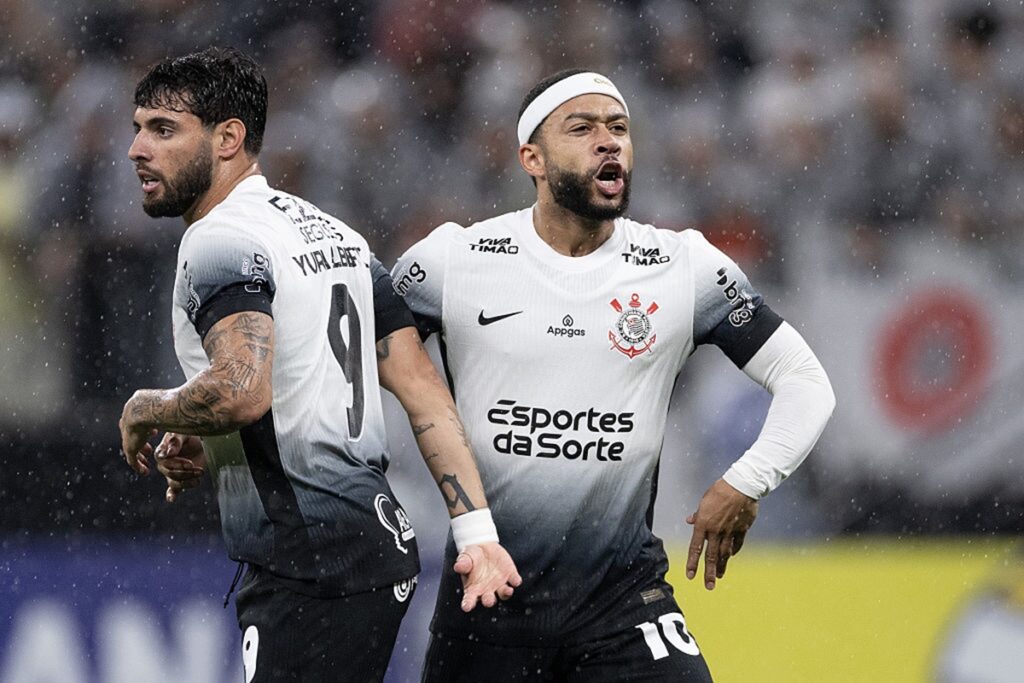 No entanto, o jogador se recupera de uma lesão no tornozelo