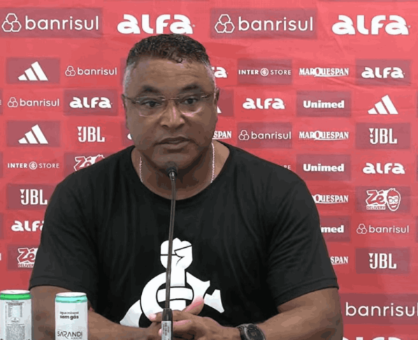 Imagem colorida do técnico do Internacional, Roger Machado- Metrópoles